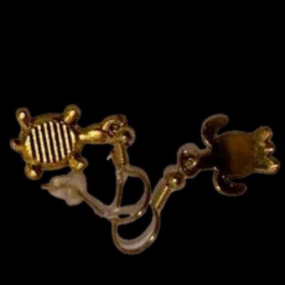 Neiman Marcus Jewelry - NWOT RARE Neiman Marcus Gold Turtle Earrings brass authentic top quality
